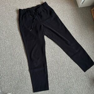 Lululemon, on the fly pant, size 6, black